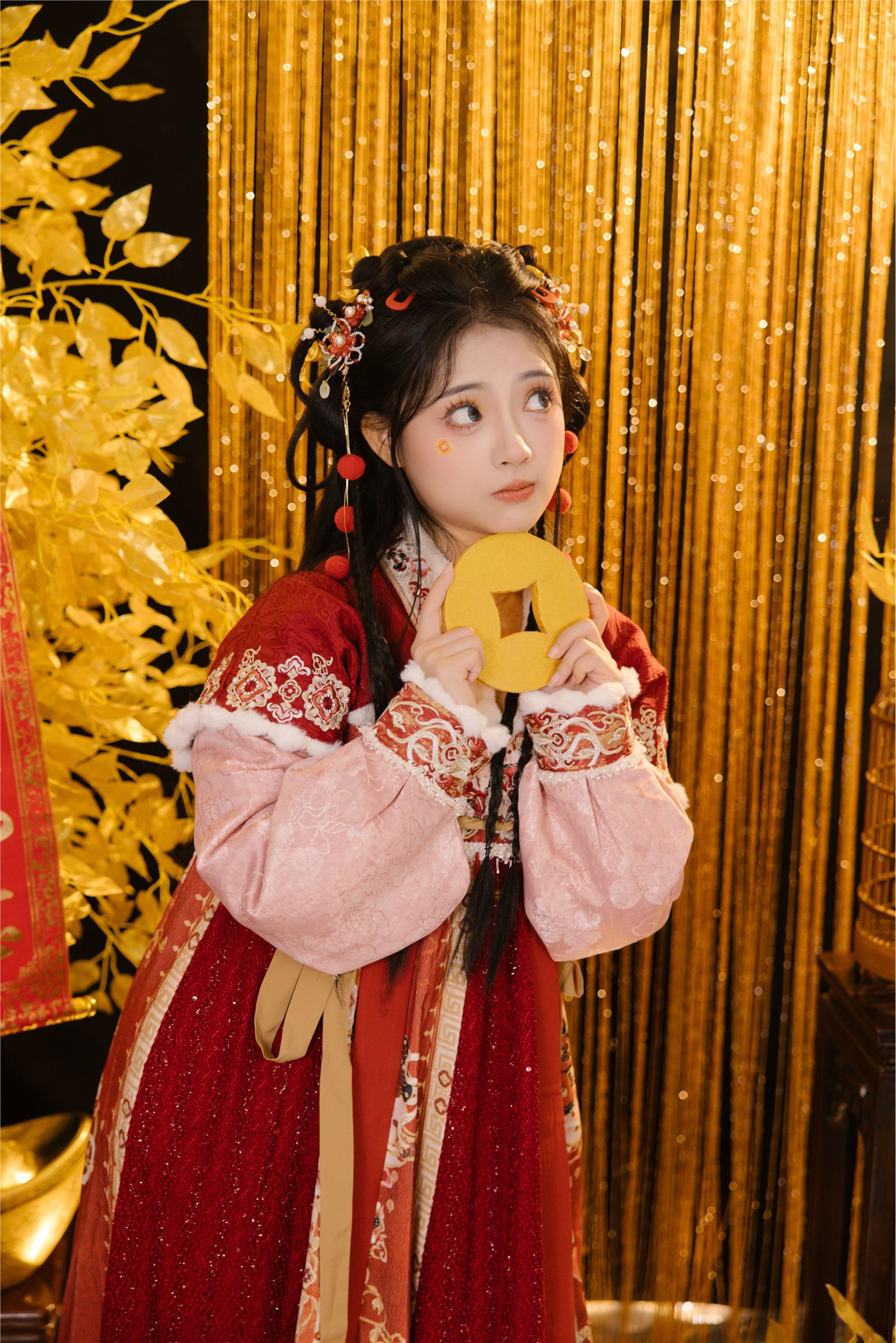 YITUYU艺图语 2025.01.30 蛇年大吉 衔鹿